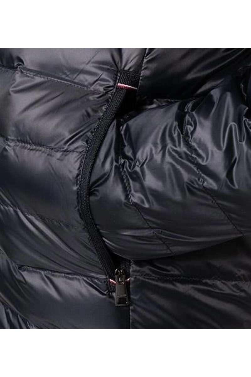 Hochwertige Tommy Hilfiger Regular Fit Steppjacke mit Zip in der 